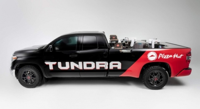 Toyota-მ წარმოადგინა წყალბადზე მომუშავე Tundra, პიცის რობოტული საცხობით